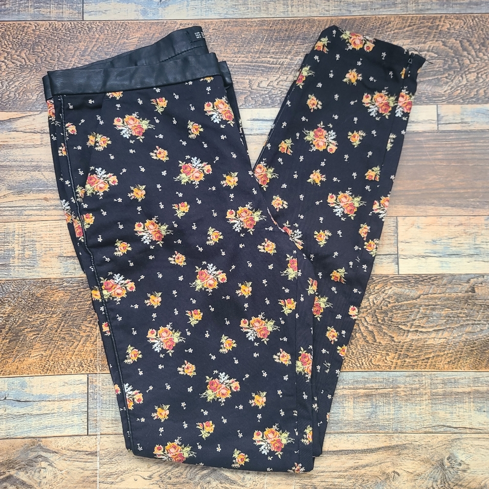 Zara Floral Black fitted Pants Size 6
